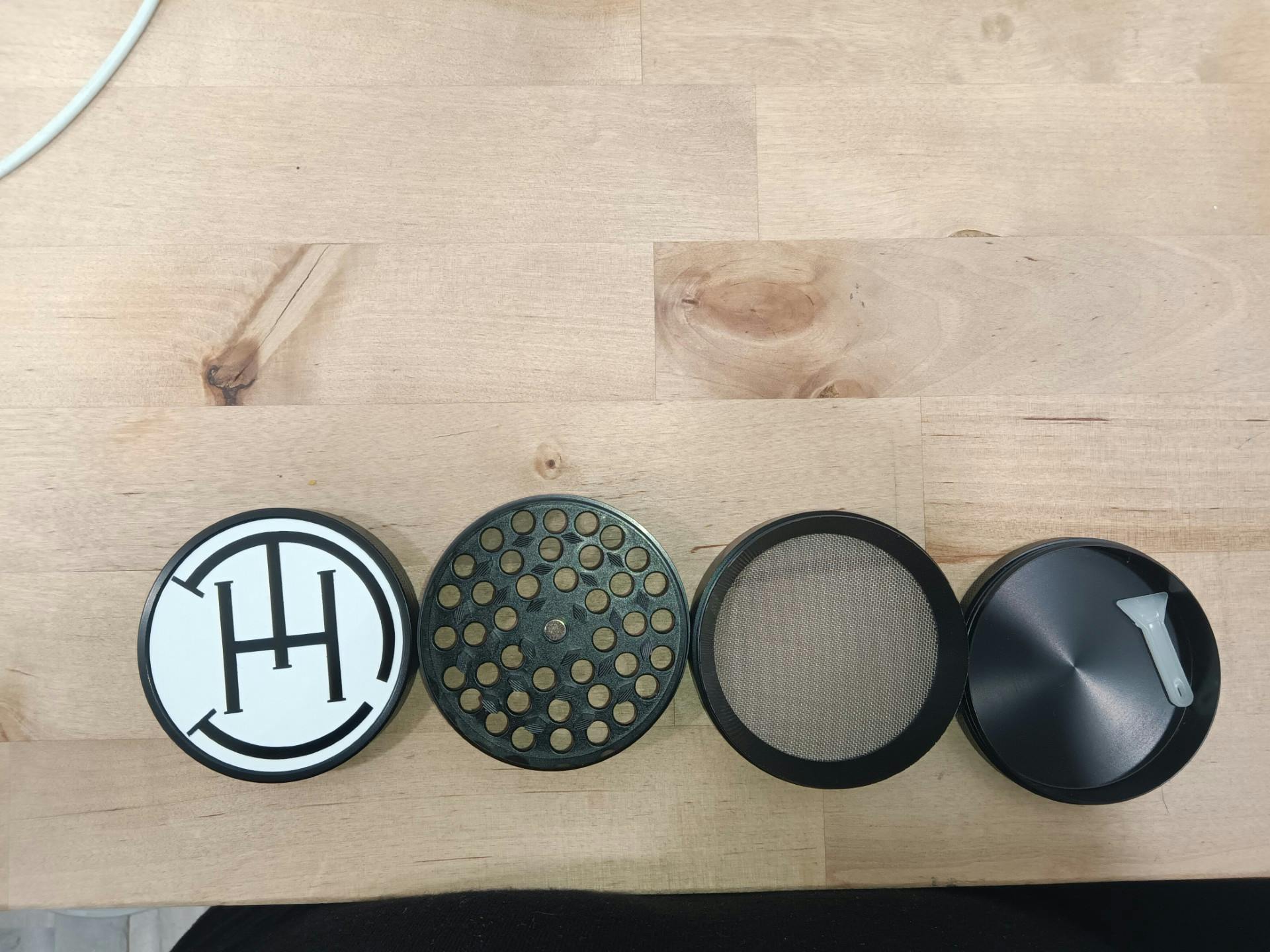 Logo 4 Piece Black